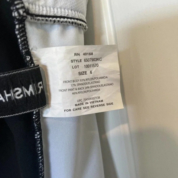 Trimshaper Size 6 animal print One Piece Swimsuit Top Built In Padded Bra EUC - Picture 3 of 12